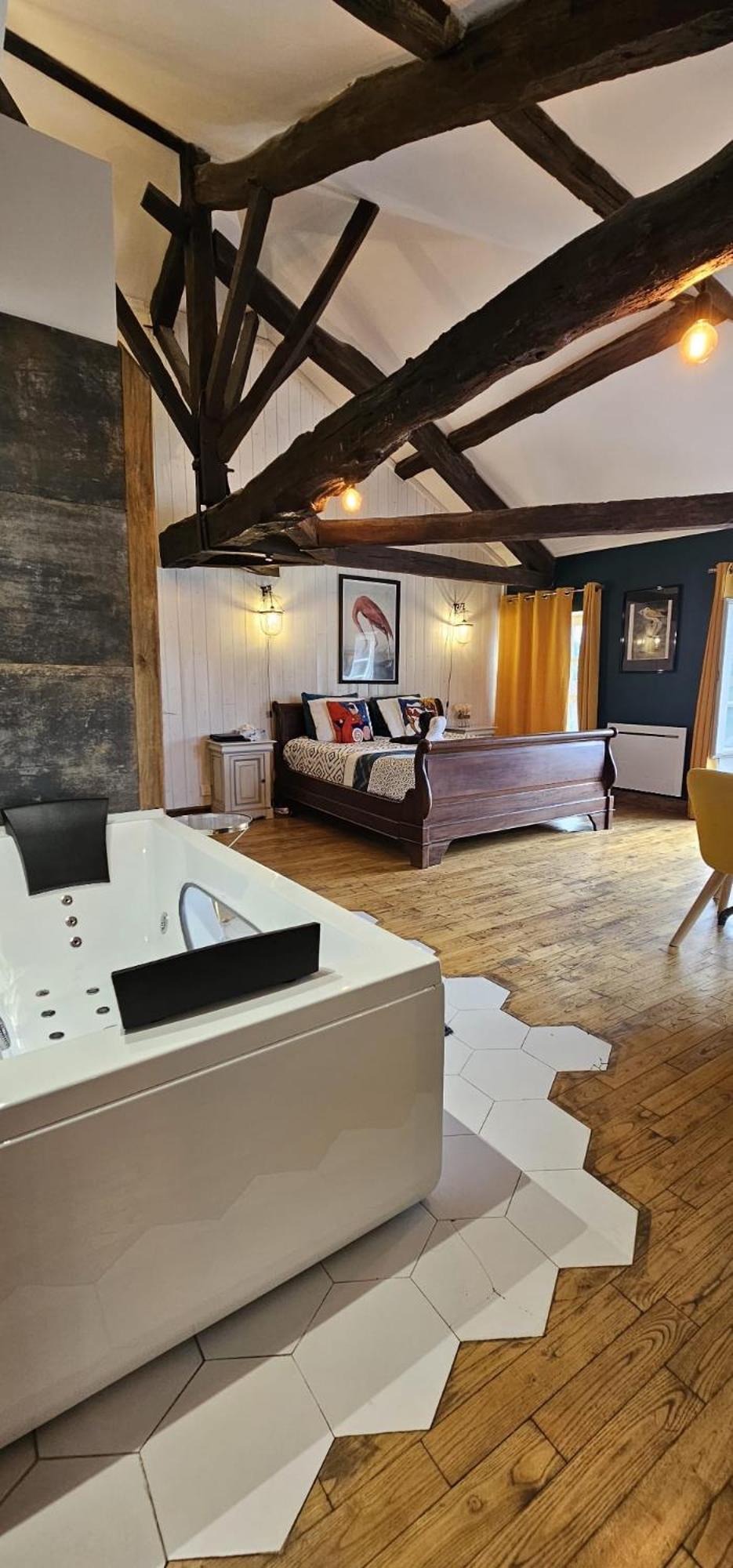 Suite Penthouse Romantique, Confolens, Charente 외부 사진